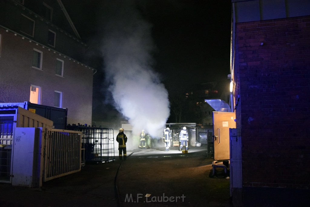 Feuer Papp Presscontainer Koeln Hoehenberg Bochumerstr P036.JPG - Miklos Laubert